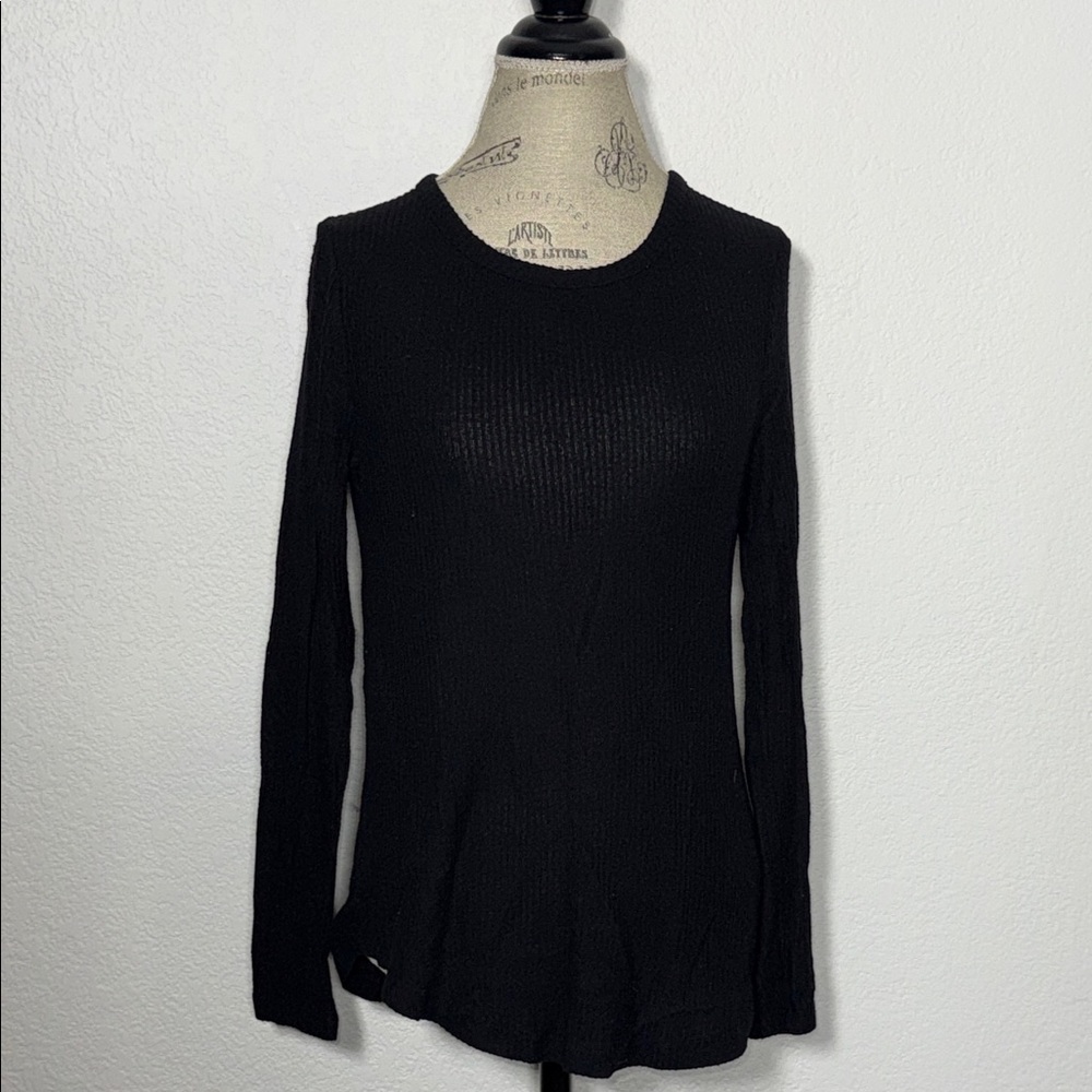 Old Navy black ribbed Tee